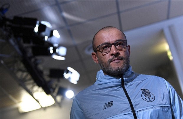 Chùm ảnh: Casillas và đồng đội đầy tự tin khi đặt chân tới Juventus Arena - Bóng Đá