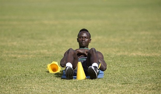 Sao Liverpool lẻ loi trong ngày đầu tập trung cùng tuyển Senegal  - Bóng Đá