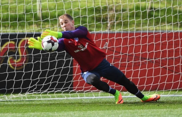 Joe Hart bay lượn như chim trong ngày đầu hội quân cùng Tam Sư - Bóng Đá