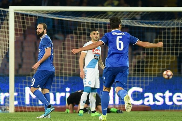Higuian lập cú đúp vào lưới Napoli, Juventus hẹn gặp Lazio tại chung kết - Bóng Đá
