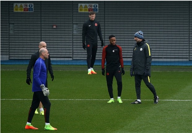 Hàng thủ của Man City đón cú hích lớn trước thềm trận đấu Porto - Bóng Đá