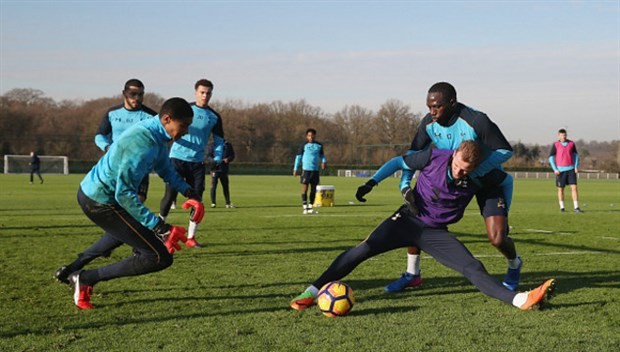 Sao Tottenham 'đấu đá' điên cuồng trước ngày gặp Man City - Bóng Đá