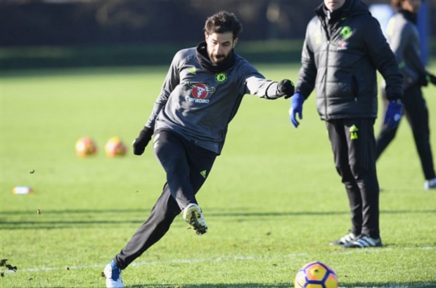 Diego Costa 'tươi như hoa' trong buổi tập của Chelsea  - Bóng Đá