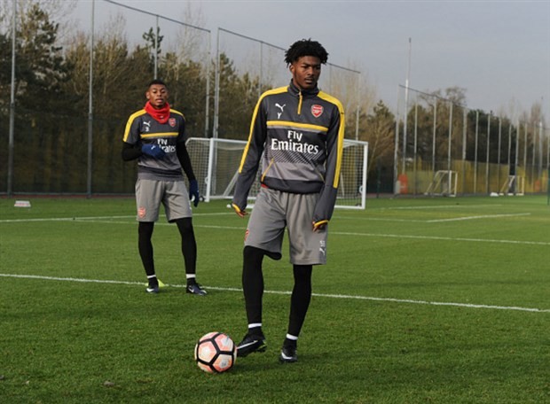 Oezil lẫn Sanchez đều 'mất tích' trong buổi tập của Arsenal  - Bóng Đá