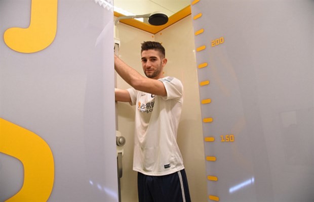 Chùm ảnh buổi kiểm tra y tế của 'bom tấn' Gagliardini tại Inter  - Bóng Đá