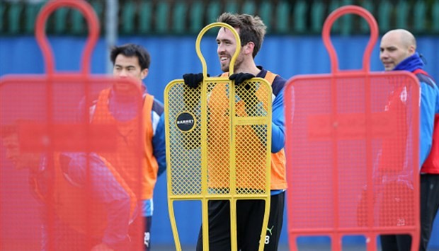 Buổi tập đầy tiếng cười của Leicester trước giờ chiến với Chelsea - Bóng Đá