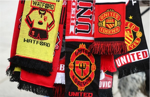 Trước giờ đấu, CĐV Man Utd tụ tập tưởng nhớ 'thảm họa Munich' - Bóng Đá