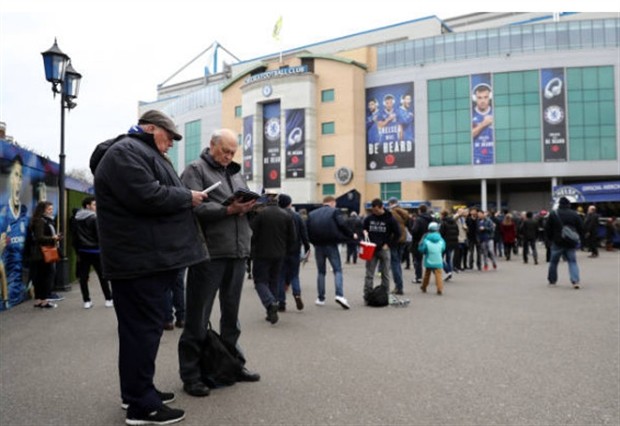 Chùm ảnh: Nhạc hiệu đã nổi lên trường sân Stamford Bridge - Bóng Đá