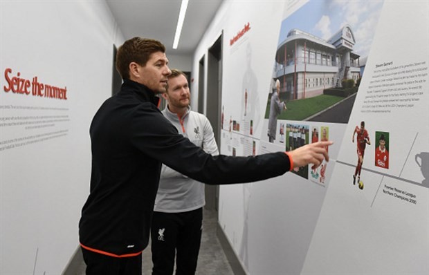 Chùm ảnh: Gerrad chính thức trở lại làm 'sếp' tại Liverpool - Bóng Đá