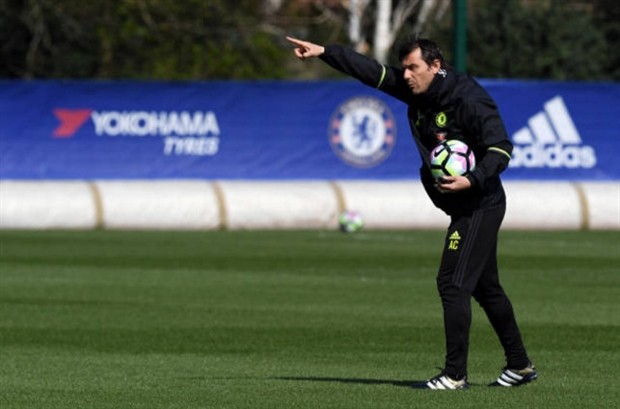 Begovic 'chặt chém' không tha một ai trên sân tập của Chelsea - Bóng Đá
