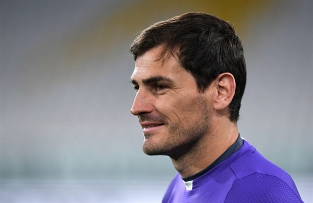 Chùm ảnh: Casillas và đồng đội đầy tự tin khi đặt chân tới Juventus Arena - Bóng Đá