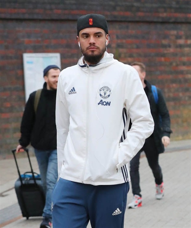 Hồi phục chấn thương, Mkhitaryan cùng Man Utd lên đường tới London - Bóng Đá