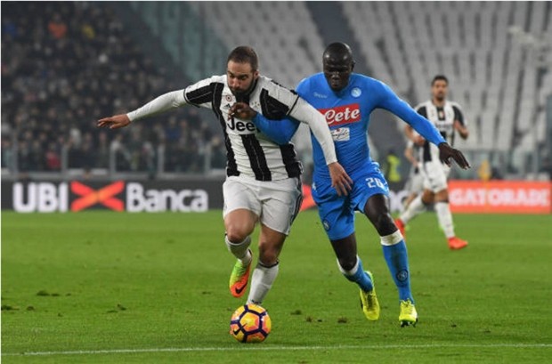 Chùm ảnh: Higuain chia nửa buồn vui trong ngày Juventus hạ gục Napoli - Bóng Đá