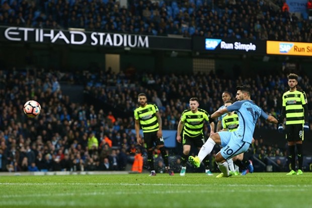 Chùm ảnh: Aguero lập cú đúp, Man City ngược dòng đi tiếp tại cúp FA - Bóng Đá