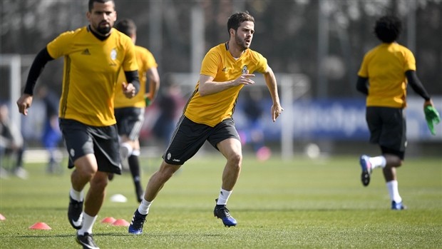 Chỉ một ngày sau khi hạ Porto, Juventus lại ra sân đấu tiếp - Bóng Đá