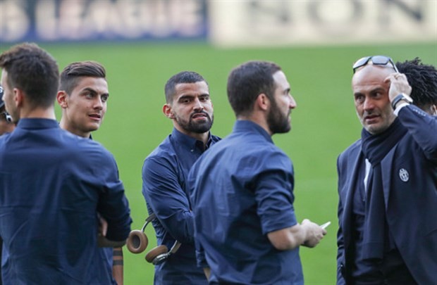 Dàn sao Juventus lịch lãm tham quan Dragao trước giờ chiến - Bóng Đá