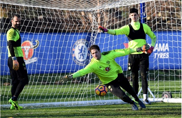 Diego Costa 'tươi như hoa' trong buổi tập của Chelsea  - Bóng Đá