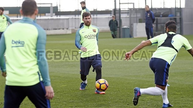 Chùm ảnh: Buổi tập vắng bóng nụ cười của Barcelona - Bóng Đá