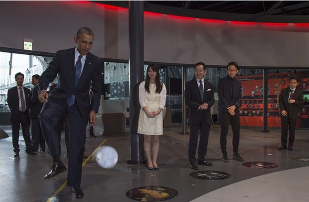 Làng túc cầu và những lần được ông Obama ghé thăm - Bóng Đá