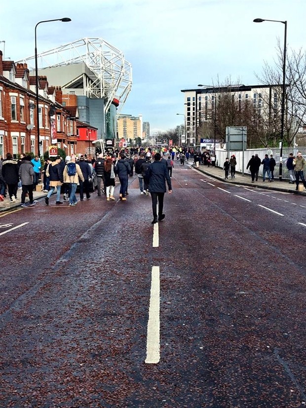 Chùm ảnh: Những điềm báo Man Utd sẽ thoát khỏi danh xưng 'chú lục' - Bóng Đá
