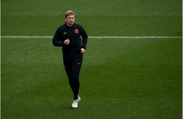 Hàng thủ của Man City đón cú hích lớn trước thềm trận đấu Porto - Bóng Đá