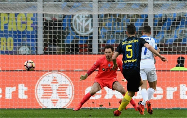 Chùm ảnh: Inter thăng hoa, nã 7 bàn khó tin vào lưới Atalanta - Bóng Đá