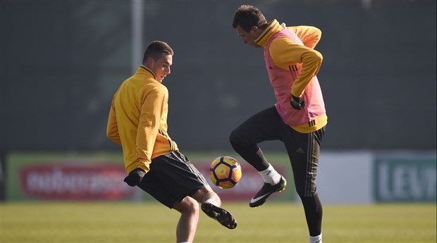 Giữa tin đồn trở lại Man Utd, Evra vẫn cày ải cùng Juventus - Bóng Đá