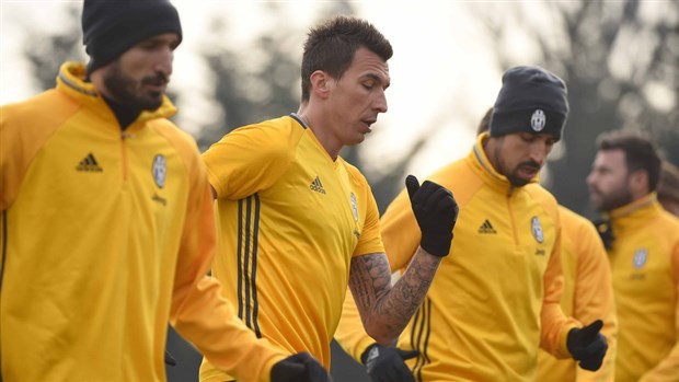 Bỏ qua mâu thuẫn, Dybala vẫn tập luyện vui vẻ cùng Juventus - Bóng Đá