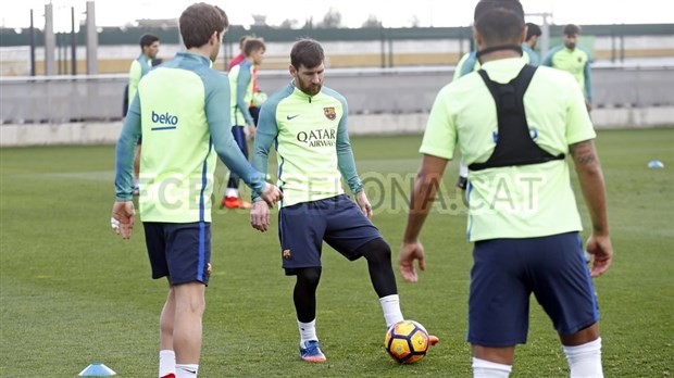 Chùm ảnh: Buổi tập vắng bóng nụ cười của Barcelona - Bóng Đá
