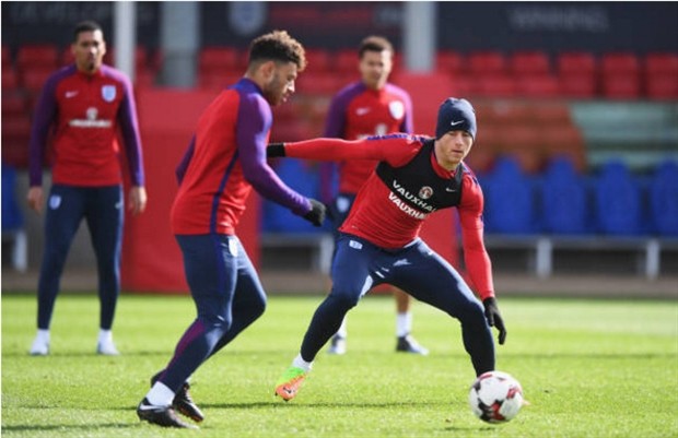 Joe Hart bay lượn như chim trong ngày đầu hội quân cùng Tam Sư - Bóng Đá