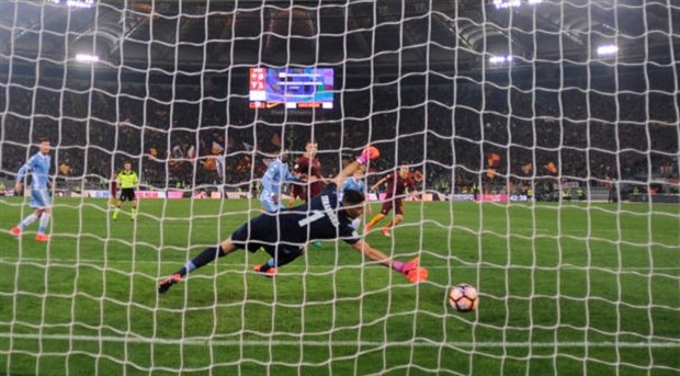 Ghi tới 3 bàn, Roma vẫn phải chia tay Coppa Italia - Bóng Đá