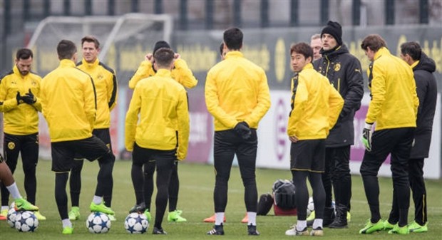 Chùm ảnh: Dortmund phấn khích chờ đợi một cú ngược dòng - Bóng Đá