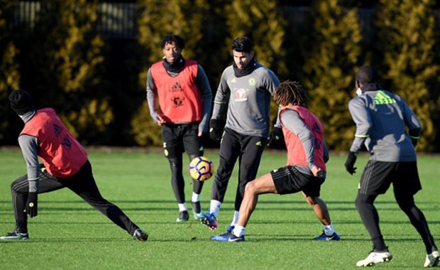 Hậu Scandal, Costa lại được Chelsea chào đón trên sân tập - Bóng Đá