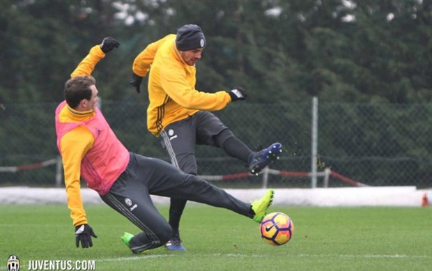 Bỏ chiến thuật, sao Juventus tập trung luyện đấu tay đôi - Bóng Đá