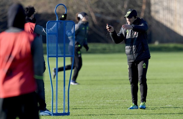 Diego Costa 'tươi như hoa' trong buổi tập của Chelsea  - Bóng Đá