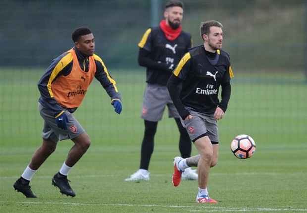 Oezil lẫn Sanchez đều 'mất tích' trong buổi tập của Arsenal  - Bóng Đá