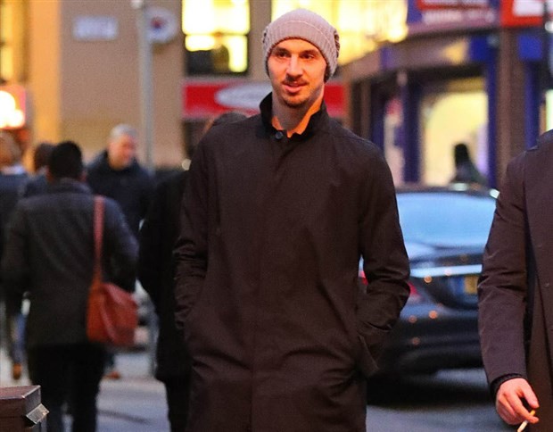 Chùm ảnh: Buổi 'hẹn hò' giữa đêm của Ibrahimovic và Mkhitaryan  - Bóng Đá