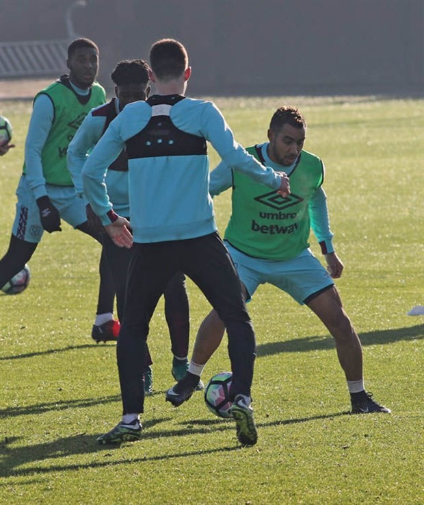 Lệnh trừng phạt của West Ham, Payet bị đẩy xuống đội trẻ - Bóng Đá