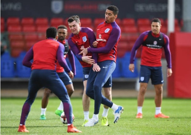 Joe Hart bay lượn như chim trong ngày đầu hội quân cùng Tam Sư - Bóng Đá