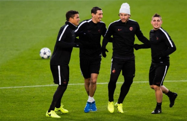 Chùm ảnh: Nối vòng tay lớn, PSG đã sẵn sàng tiễn biệt Barcelona - Bóng Đá