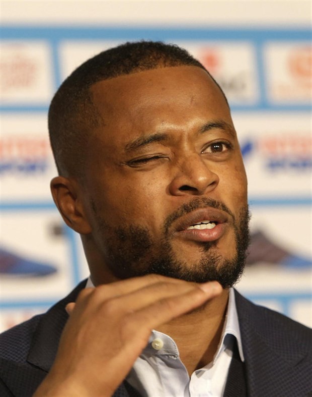 Chùm ảnh: Patrice Evra rạng rỡ ra mắt Marseille - Bóng Đá
