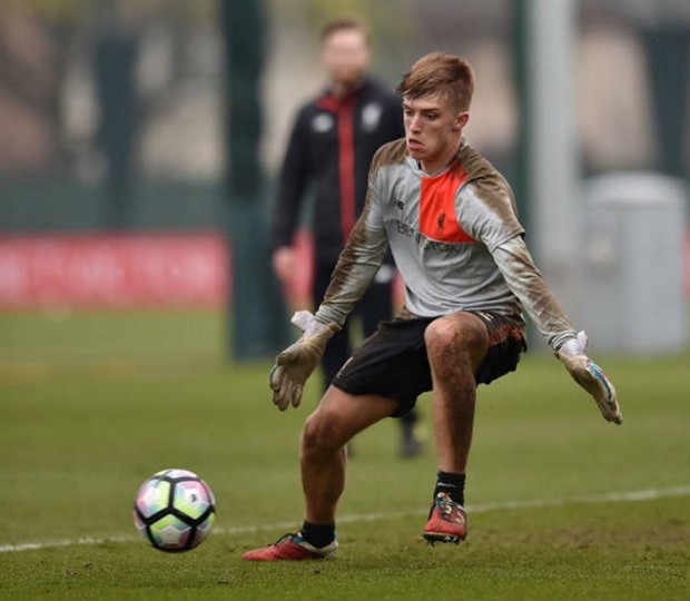 Đàn anh chưa về, sao trẻ Liverpool tranh thủ 'tắm bùn' ghi điểm  - Bóng Đá