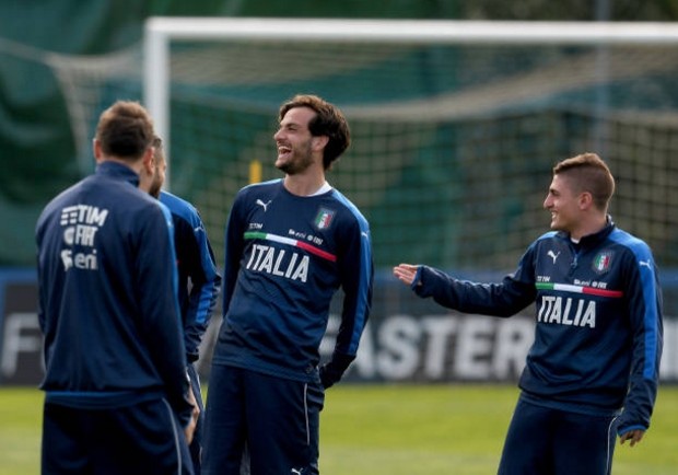 'Chân sút 100 triệu' đầy căng thẳng khi khoác áo Azzurri - Bóng Đá