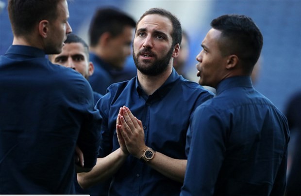Dàn sao Juventus lịch lãm tham quan Dragao trước giờ chiến - Bóng Đá