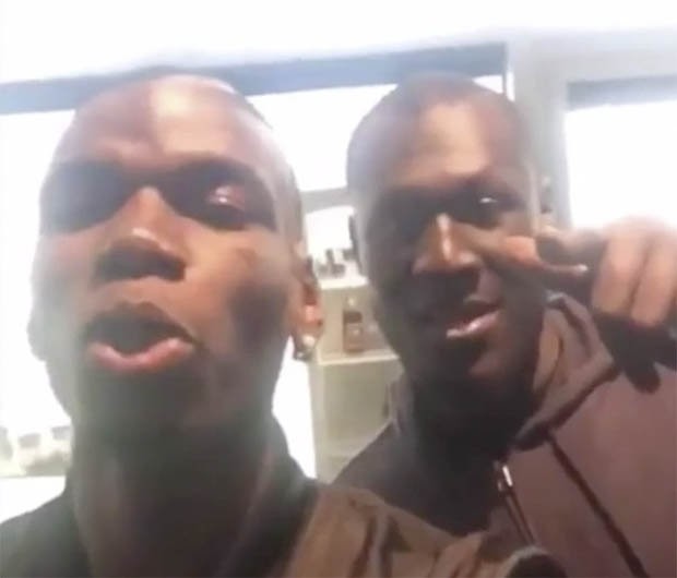 Chùm ảnh: Man Utd đón bạn quý của Pogba tại Carrington - Bóng Đá
