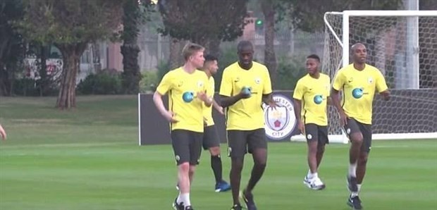 Dàn sao Man City tấn công 'thiên đường' Abu Dhabi  - Bóng Đá