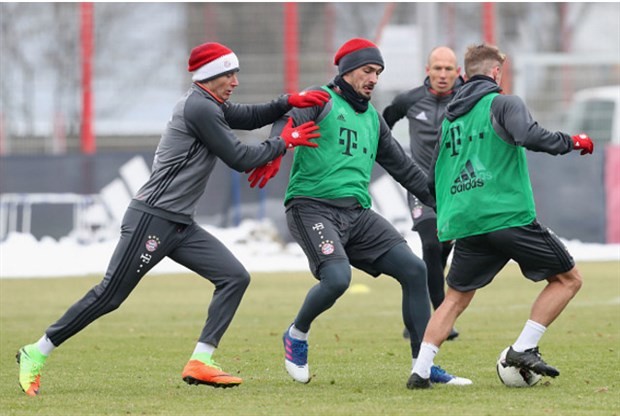 Đổi món, sao Bayern rủ nhau đi tập bóng rổ - Bóng Đá