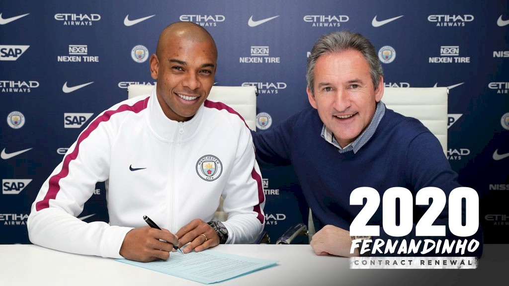 CHÍNH THỨC: Manchester City trói chân tiền vệ Fernandinho - Bóng Đá