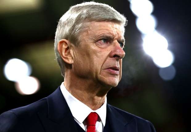 Sau Welbeck, đến Wenger cũng chê mặt sân quá xấu - Bóng Đá