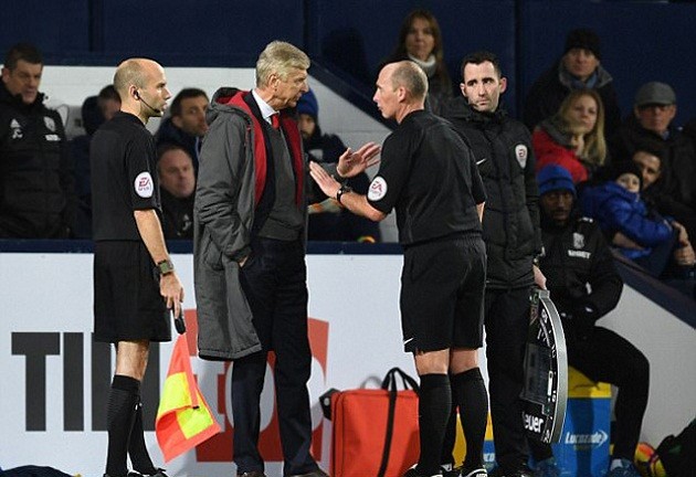 Wenger tiếp tục đay nghiến các trọng tài - Bóng Đá
